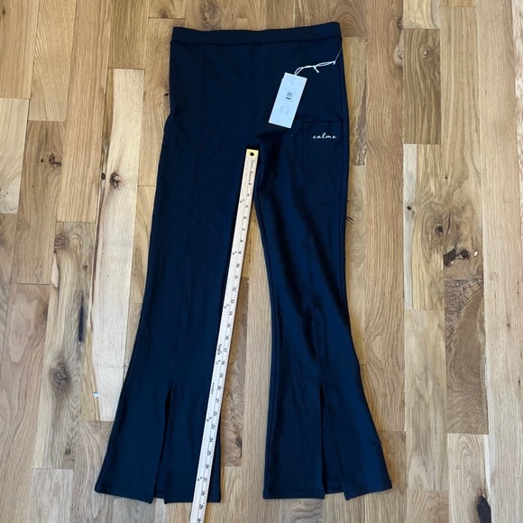 NWT Women's Calme Ease Split Leg Flare Black Leggings SZ L - Picture 4 of 6
